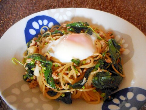 モロヘイヤの温玉パスタ